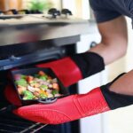 ⁦Silicone Thermal Gloves Long Padded Inside Heavy Material Silicone Outer Fabric Inner Heat Resistant Multicolor⁩ - الصورة ⁦5⁩