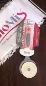 Large pizza cutter with plastic handle from Al-Yassin - various colors