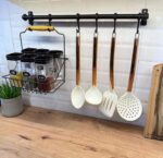 Stylish Sauce and Jar Holder – Durable Metal with Wooden Handle, Modern Design Black X - Image 4