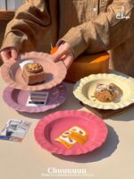 High quality thermal porcelain material Elegant, modern design Suitable for serving desserts, fruits and appetizers. Imported product with excellent quality A stylish piece that adds a luxurious touch to any dining