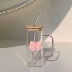 ⁦Generic Square Glass Straw Mug with Bamboo Lid, Pink Bow Design, 400ml, Heat and Cold Resistant with Silicone Seal .⁩ - الصورة ⁦2⁩