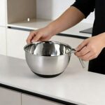 ⁦Generic Stainless Steel Mixing Bowl with Handle, 22cm, Non-Slip Base for Baking and Cooking,⁩ - الصورة ⁦2⁩